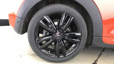 MINI Hatchback 2.0 Cooper S Sport 3dr [Comfort/Nav Pack] Petrol Hatchback